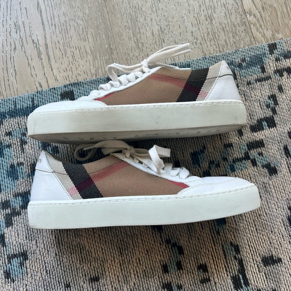 Burberry sneakers size 5 - Picture 3 of 10